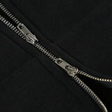 kapucnis kabát szőrme szegéllyel és cipzárral a derekán