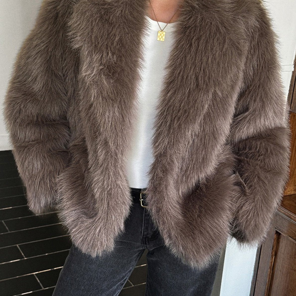 Puha és bolyhos, hosszú ujjú, lezser kabát