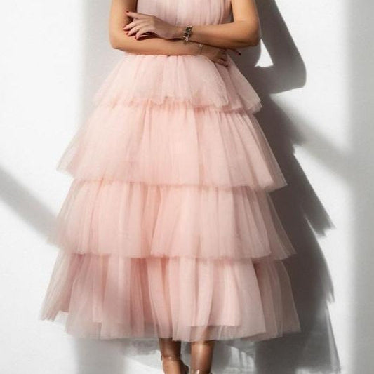 Kék, többrétegű, fodros tüll estélyi ruha