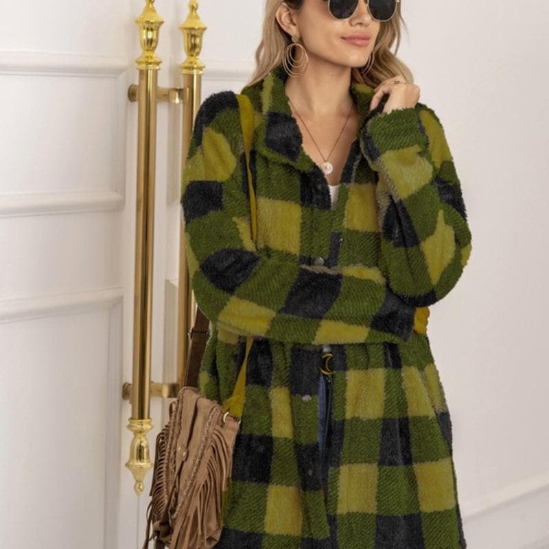 Laura - A stílusos kockás kabát