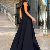 Hosszú és elegáns ujjatlan estélyi ruha