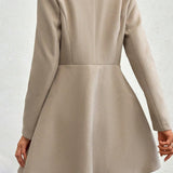 Hosszú, öves gyapjúkabát