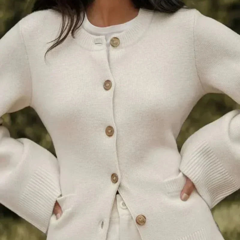 Elegáns, sokoldalú, kényelmes klasszikus fekete kardigán nőknek