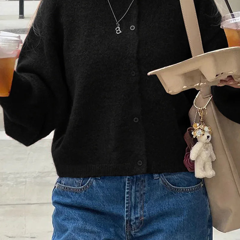 Rövid, gombos kötött kardigán