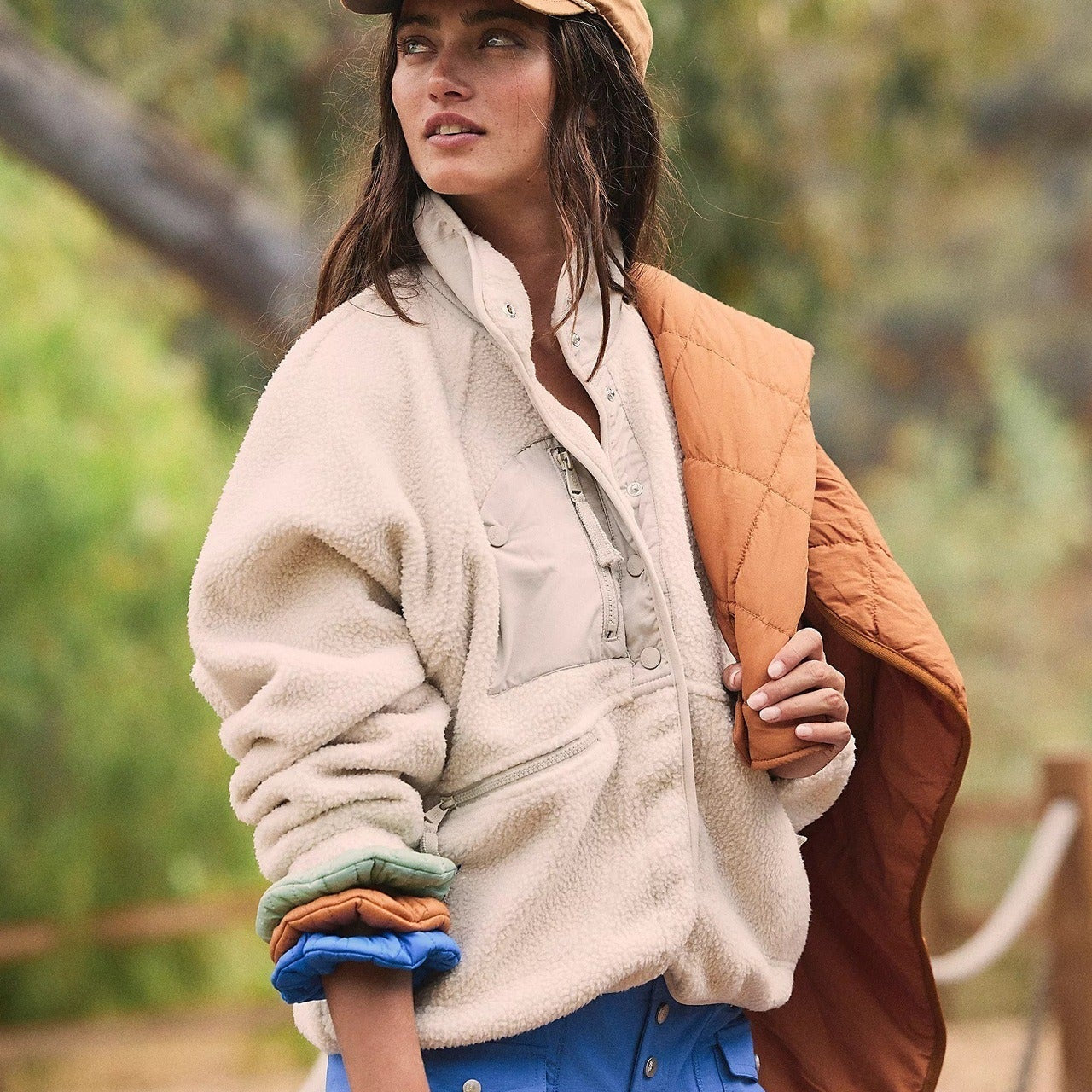 Könnyű, lezser sherpa kabát