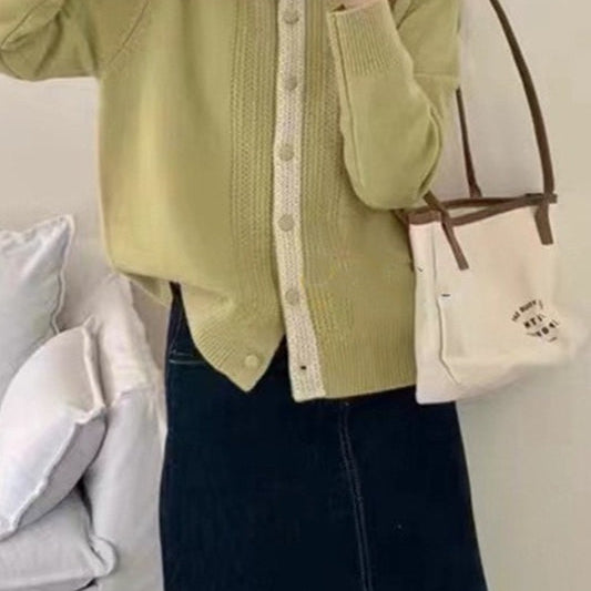 Csipkével díszített vintage kötött mellény