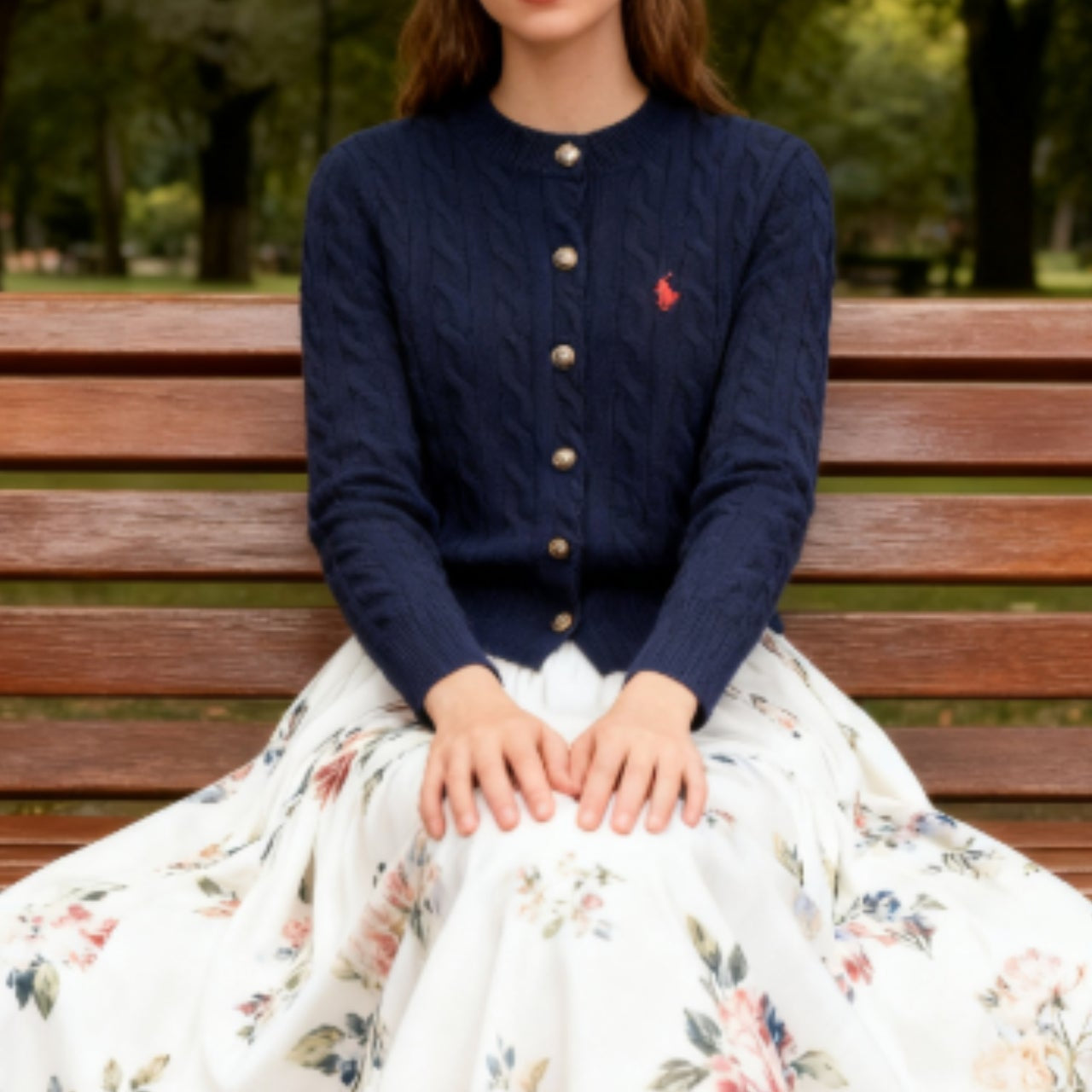 Gyapjú mellény hímzett kábelekkel