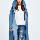 Hosszú, kapucnis farmerkabát