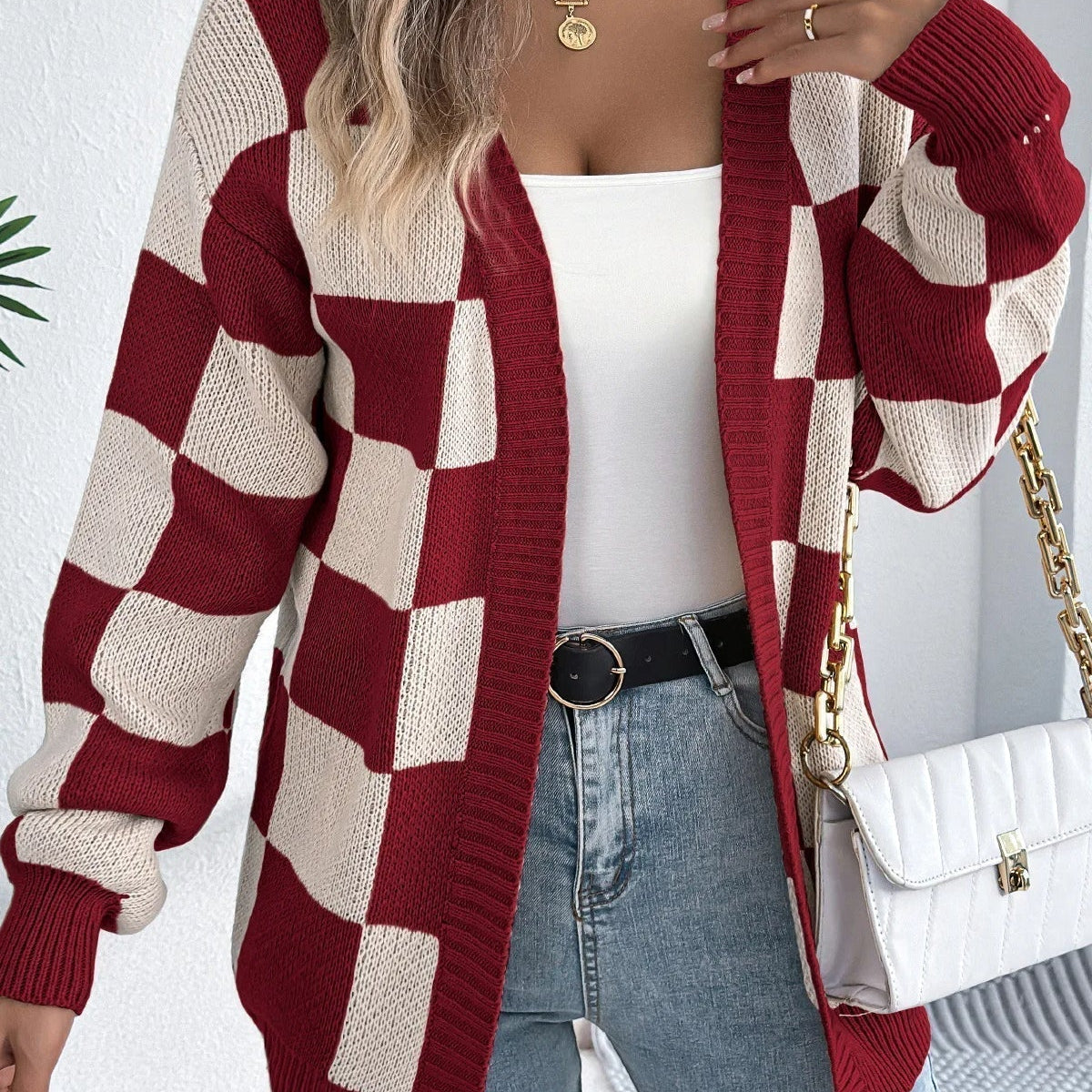 Laza szabású, lezser kockás kötött kardigán