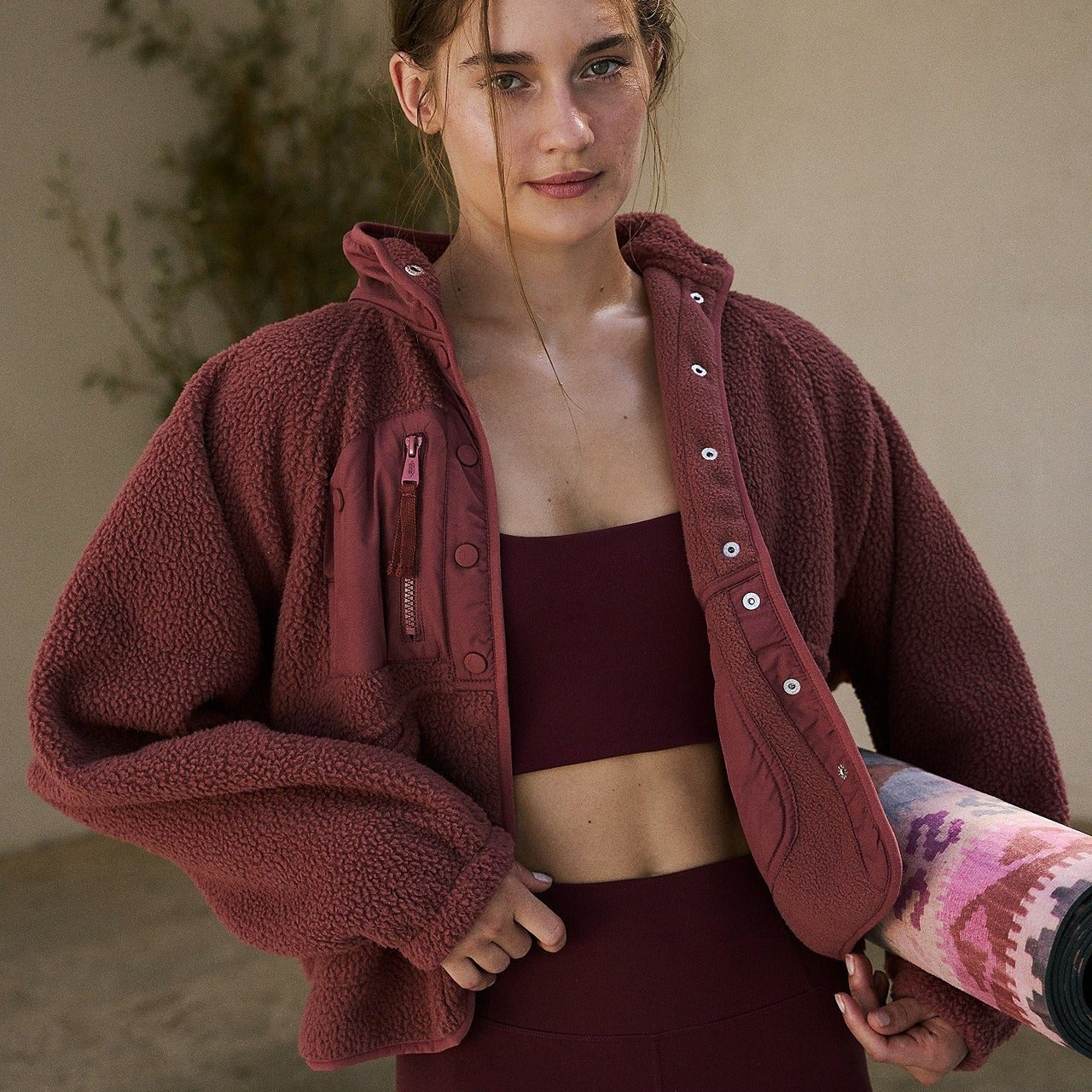 Könnyű, lezser sherpa kabát