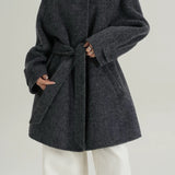 Elegáns, meleg, sima gyapjúkabát állógallérral