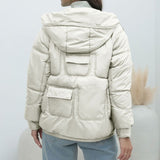 Élénk színű pufi kabát magas gallérral