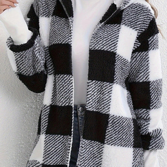 Közepesen hosszú kabát bolyhos kockás kapucnival