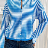 Csíkos kötött mellény kerek nyakkal