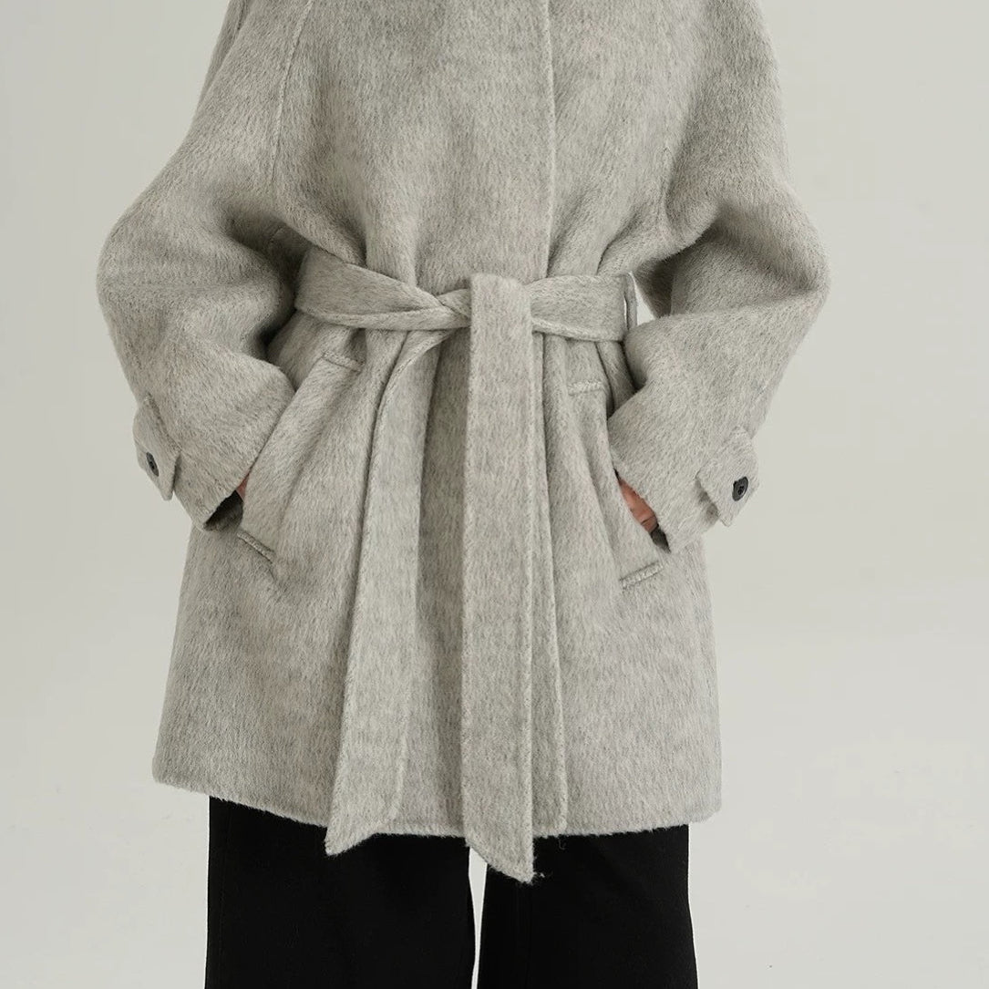 Elegáns, meleg, sima gyapjúkabát állógallérral