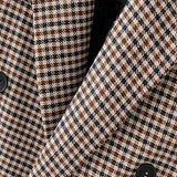 Hosszú ujjú, kockás blézer irodába