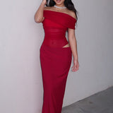 Hosszú, váll nélküli, rakott tüllruha panelekkel és kivágásokkal