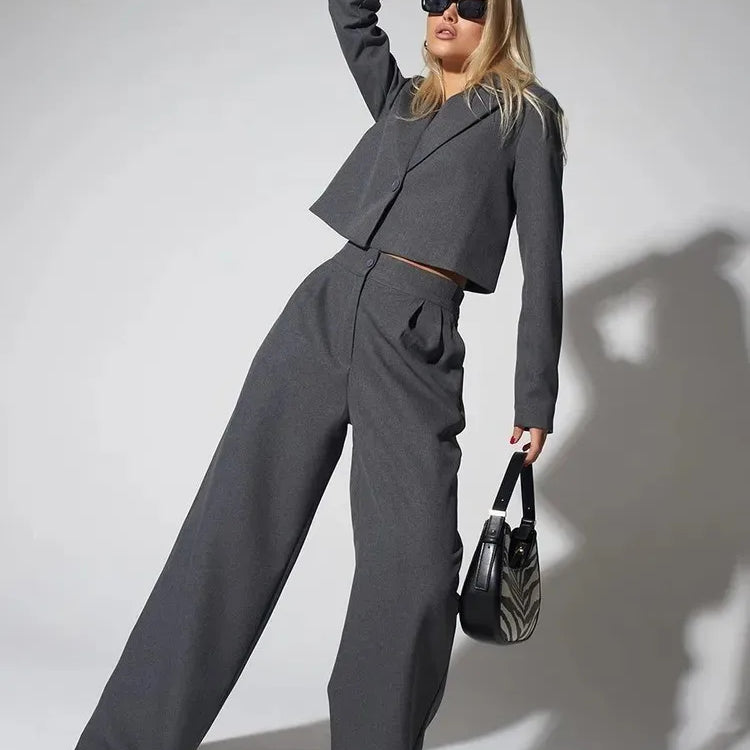 Kétrészes szett: szűk szabású, bő szárú nadrág tavaszra