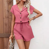 Női overál rövidnadrág – laza szabású – bordázott anyag – gombos V-nyakú – állítható derék