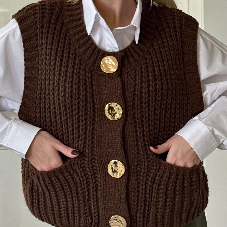 Női kötött kardigán – Túlméretezett szabás – Gombos rögzítés – Bordázott anyag – Zsebek