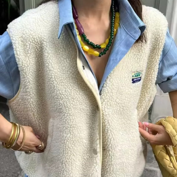 Női kardigán – Laza fazon – Kerek nyakú – Puha textúrájú gyapjú – Ujjatlan