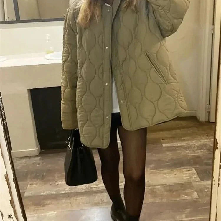 Elegáns, modern, sokoldalú női steppelt dzseki