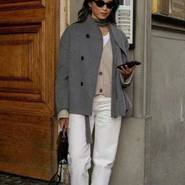 Hosszú téli gyapjúkabát állógallérral