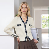 V-nyakú kötött mellény színes csipkeszegéllyel