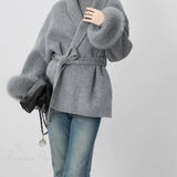 Kasmír kabát szőrme mandzsettával, rókaprémes kabát