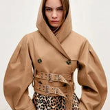 Elegáns rövid kabát kapucnival és dupla övvel