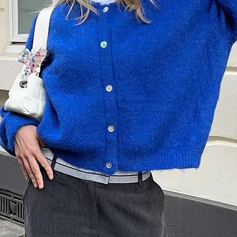 Rövid, gombos kötött kardigán