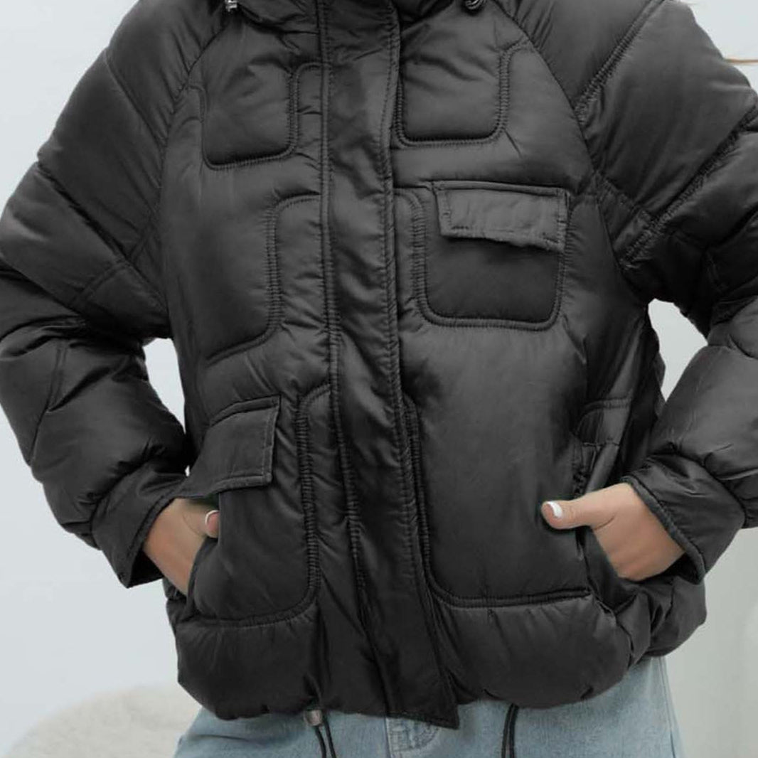 Élénk színű pufi kabát magas gallérral