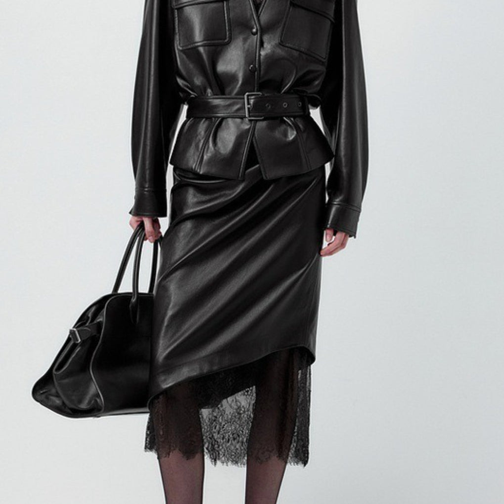 Elegáns, csipkével díszített bőrszoknya