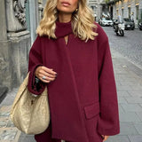 Gyapjúkabát sálgallérral és egysoros gombokkal