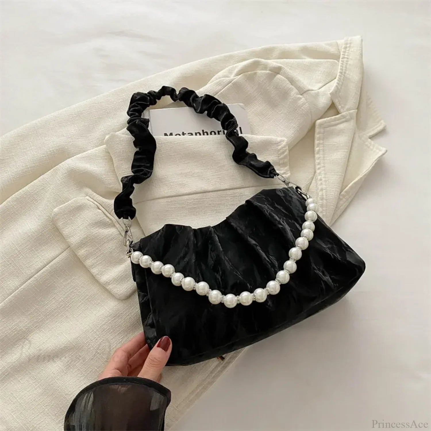 Francia gyöngyös, láncos, rakott válltáska