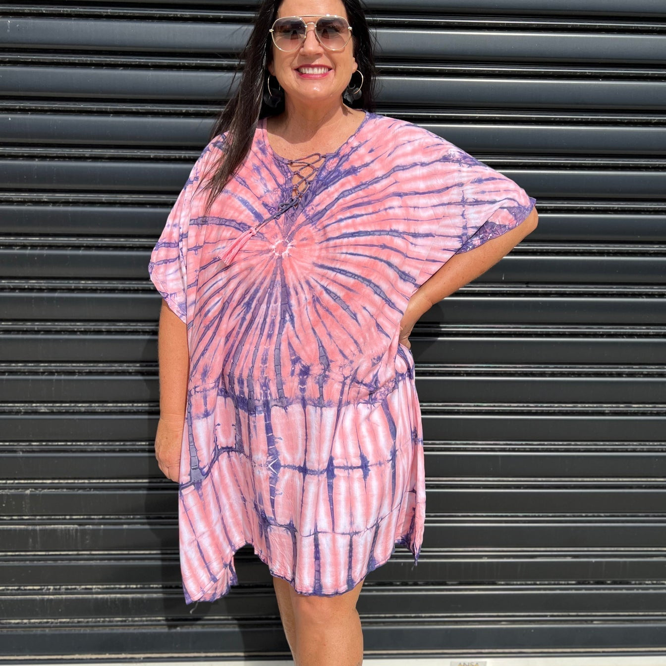 Női kaftán ruha - bő szabású - batikolt minta - fűzős gallér - rövid ujjú