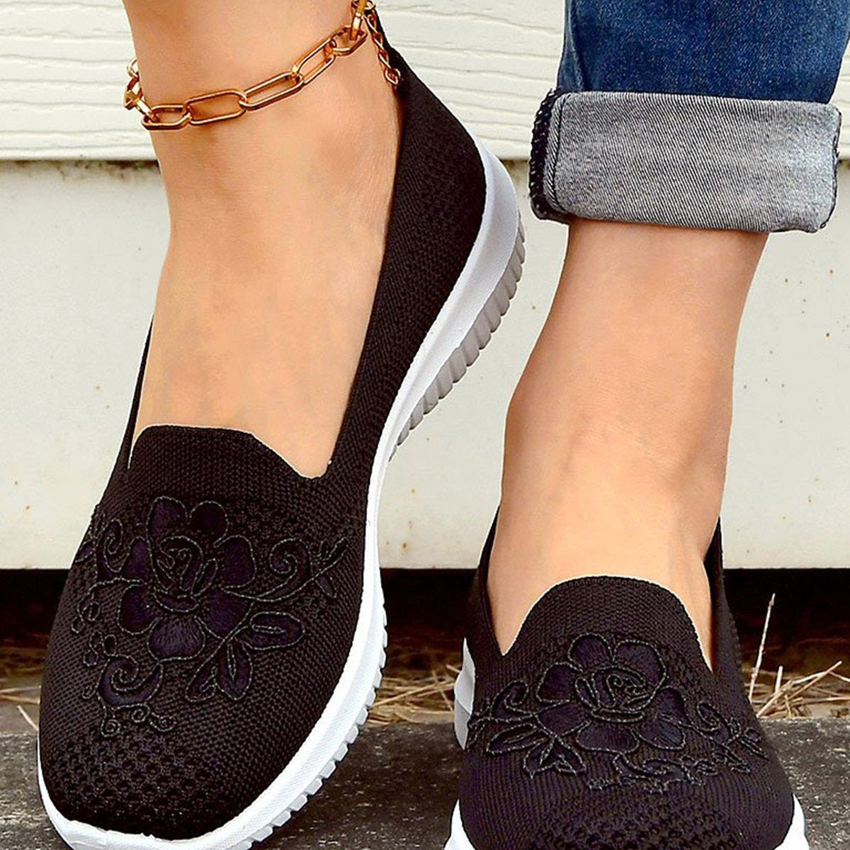 Női bebújós tornacipők – Lélegző hálós anyag – Virágmintás hímzés – Laza kényelem