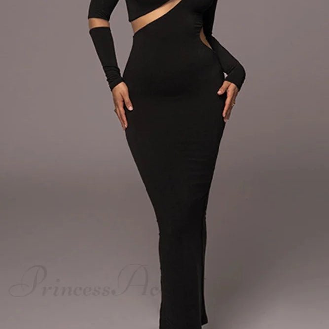 Hosszú ujjú ruha szabálytalan hasítékkal