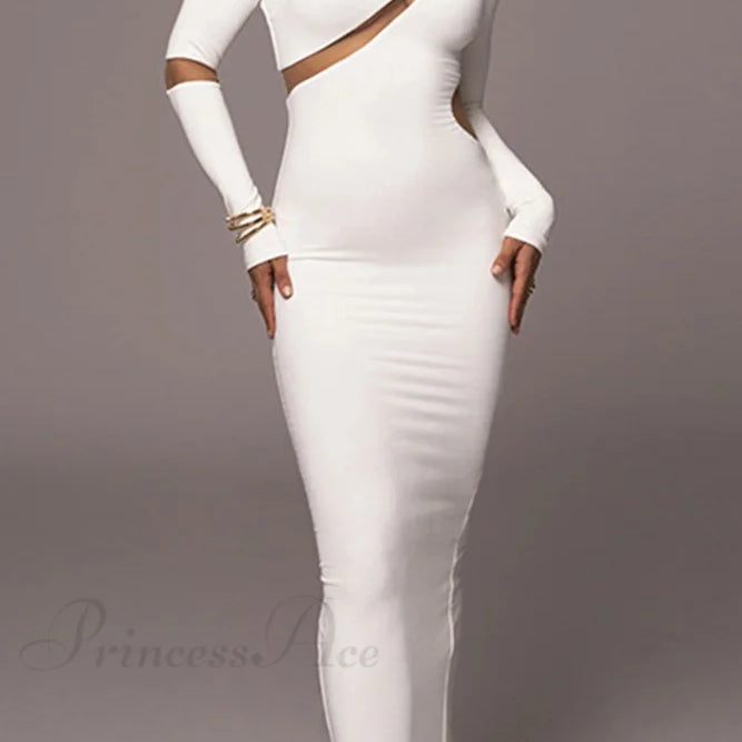 Hosszú ujjú ruha szabálytalan hasítékkal