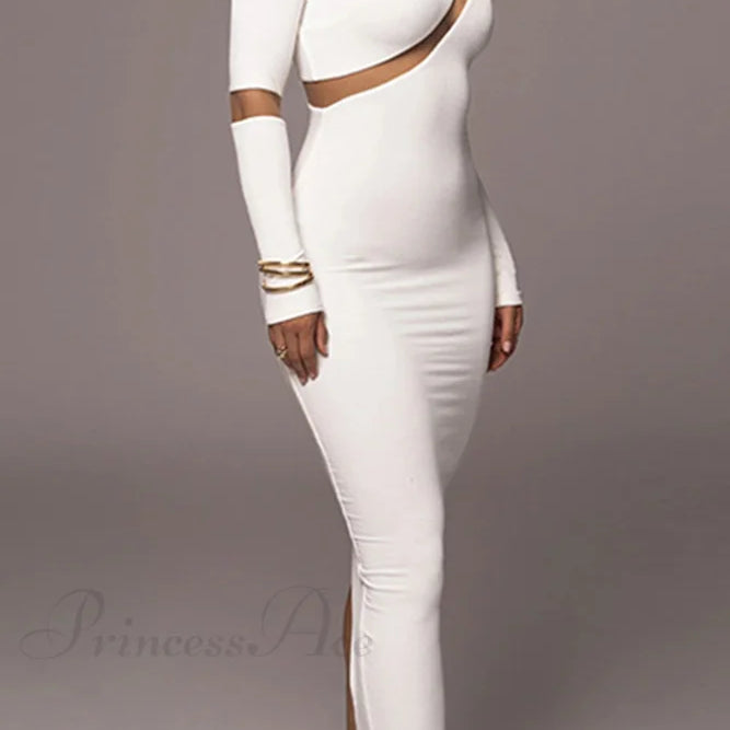 Hosszú ujjú ruha szabálytalan hasítékkal