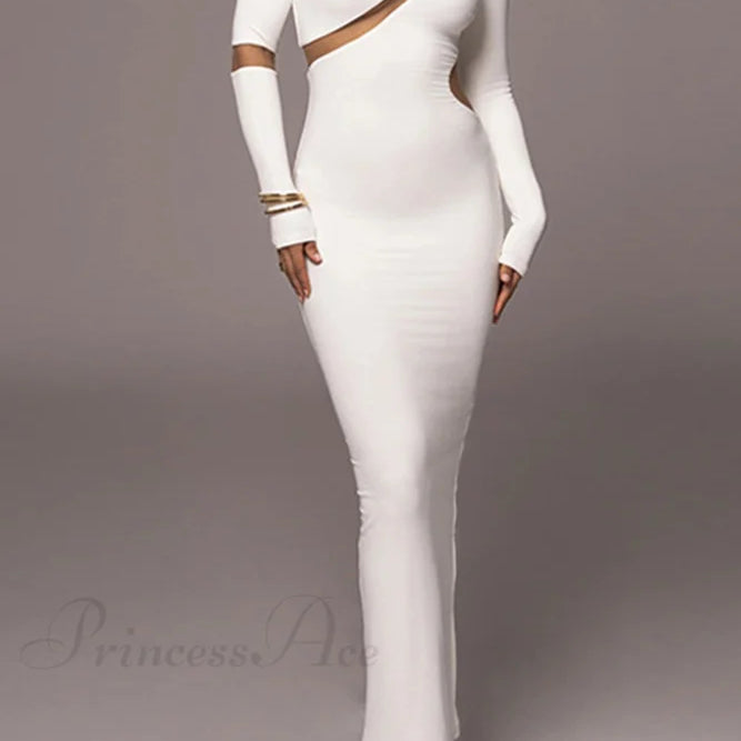 Hosszú ujjú ruha szabálytalan hasítékkal