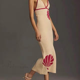 Szexi midi ruha hálós pántokkal, nyitott háttal és V-nyakkal