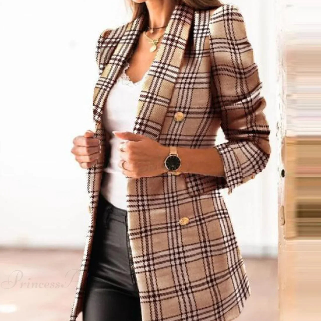 Elegáns, dupla soros, kockás blézer, szűk szabással és hosszú ujjakkal