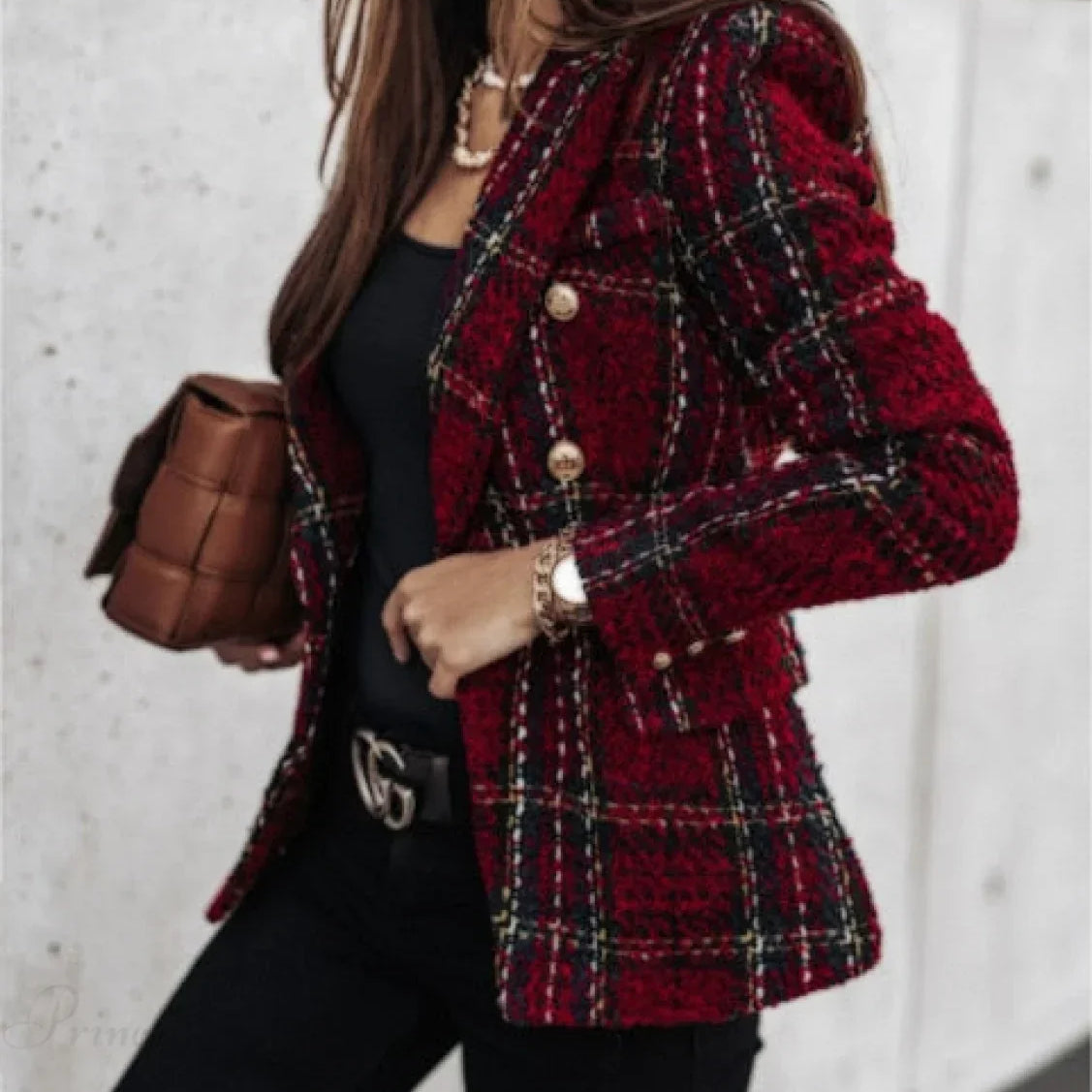 Elegáns, dupla soros, kockás blézer, szűk szabással és hosszú ujjakkal