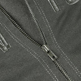 Karcsúsított kapucnis pulóver betűmintával és magas nyakkal