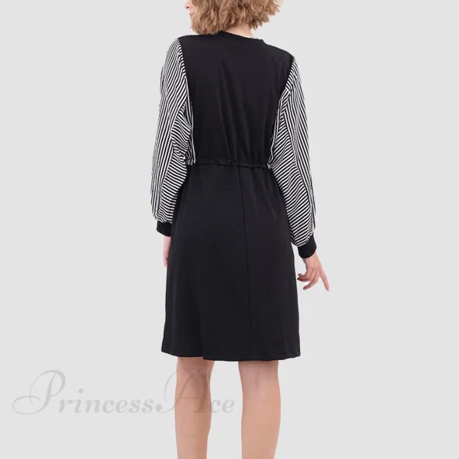 Hosszú ujjú ruha gumírozott derékkal