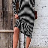 Hosszú ujjú, kapucnis ruha csíkokkal