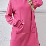 Kapucnis midi ruha hasítékkal és zsebbel