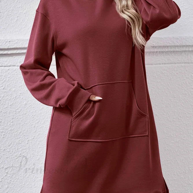 Kapucnis midi ruha hasítékkal és zsebbel