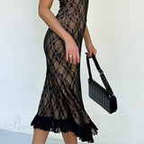 Foltvarrott, csipkés, midi méretű ruha